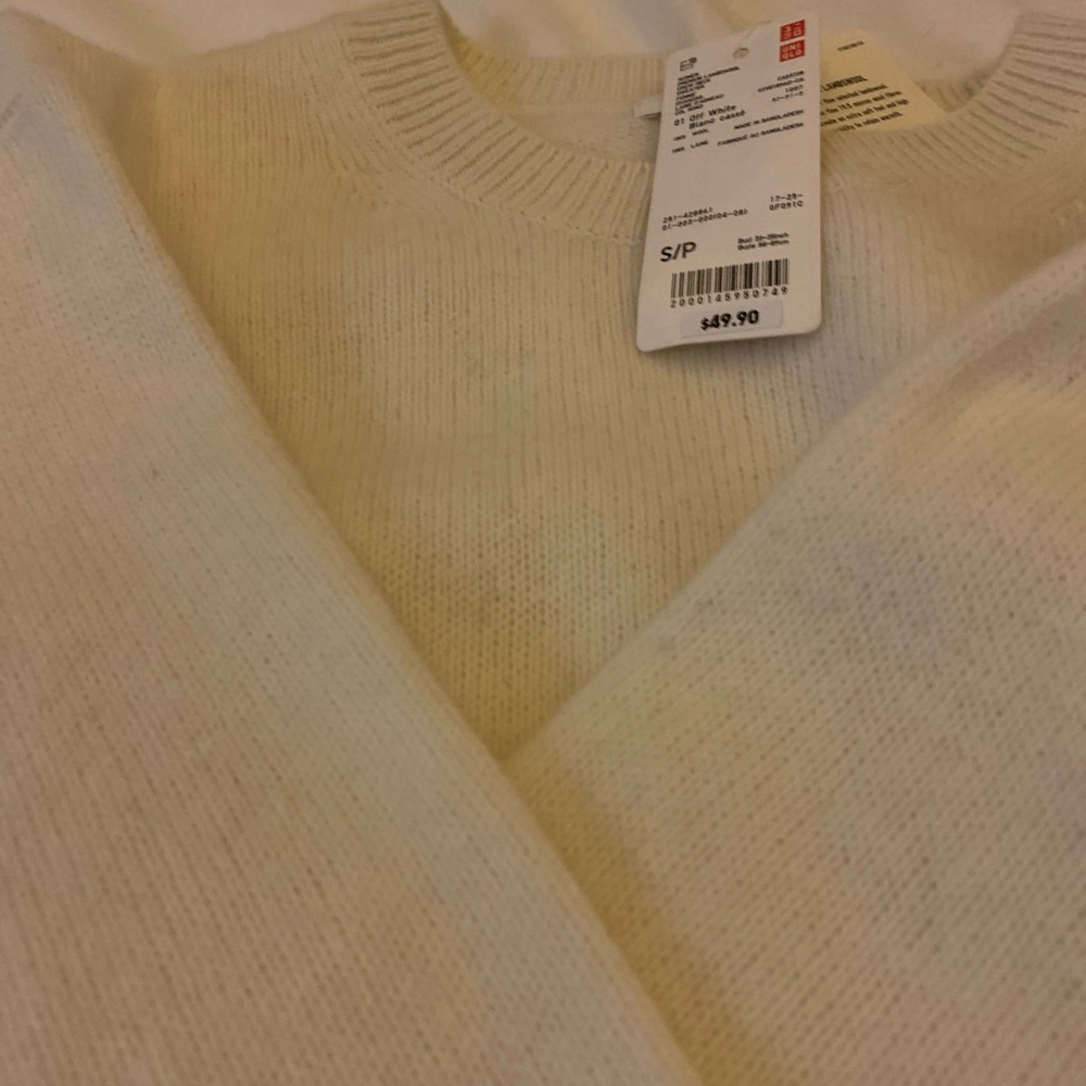 Uni qlo lambswoool sweater